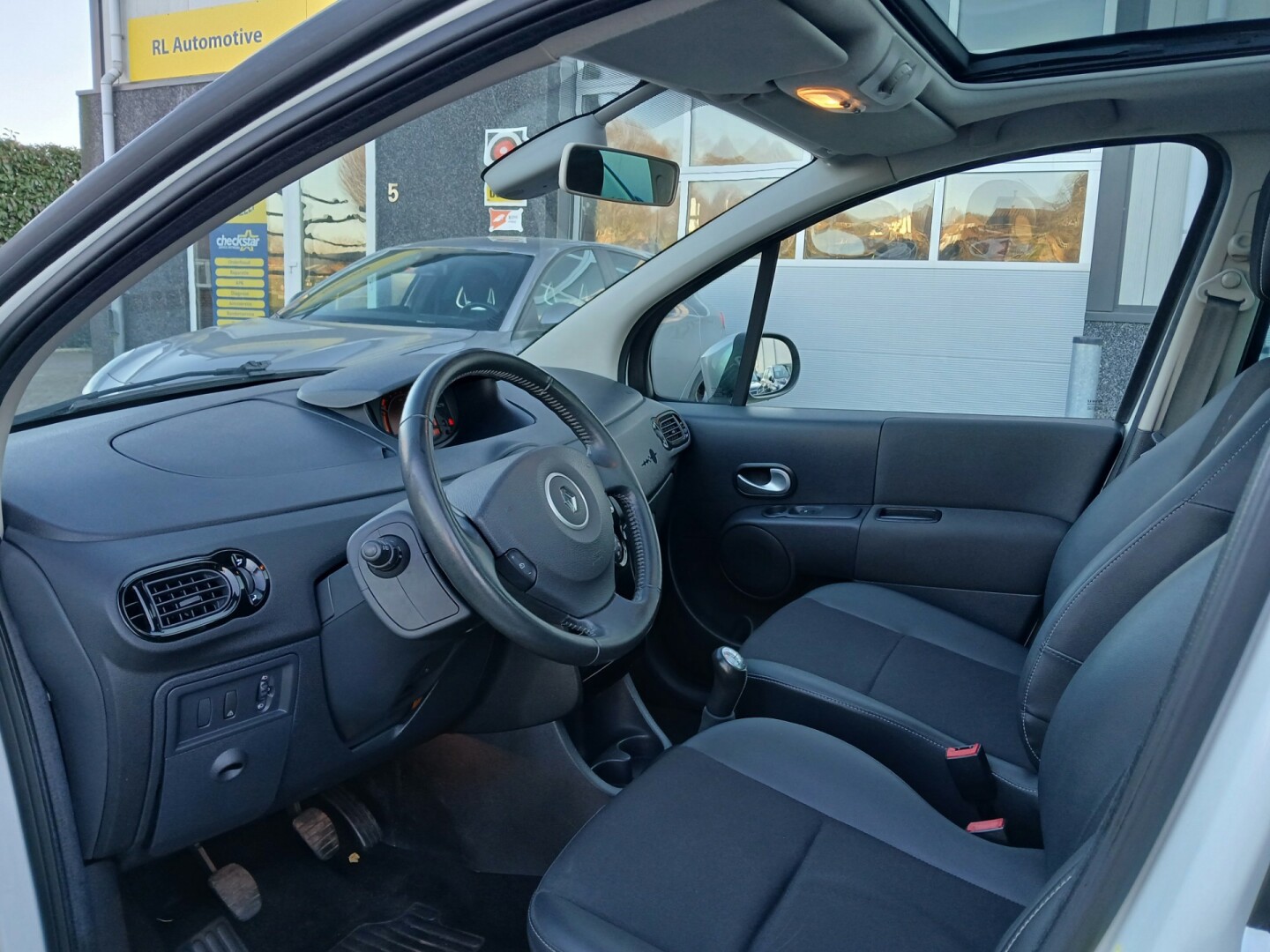 Renault-Modus-10